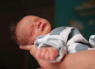 Les rhétos invités à photographier la maternité de Lobbes